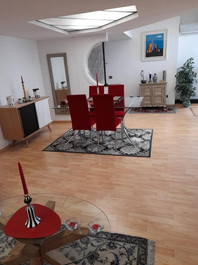 Corte Lambruschini Central Apartment With Free Covered Parking Genoa Exterior photo